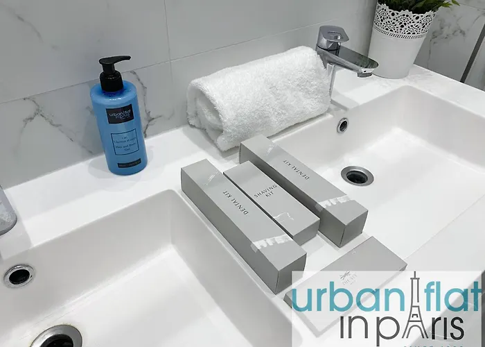 Urban Flat 72 - Pretty 3 Bedroom Flat - Triangle D Or *