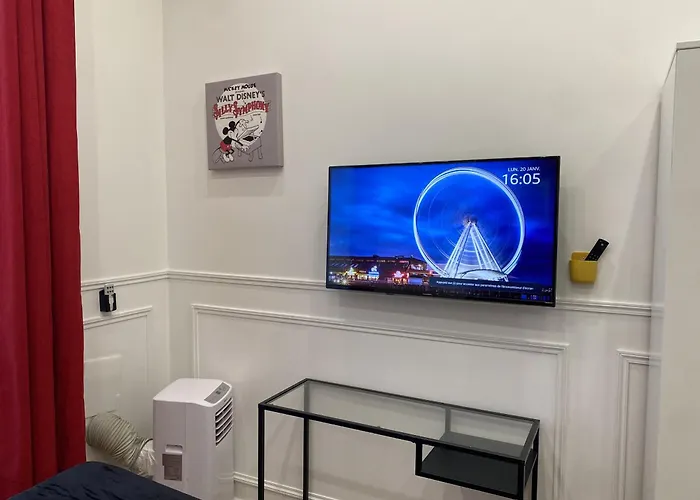 Urban Flat 72 - Pretty 3 Bedroom Flat - Triangle D Or *