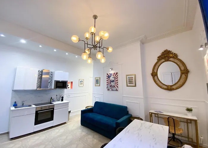 Urban Flat 72 - Pretty 3 Bedroom Flat - Triangle D Or *
