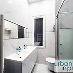 Urban Flat 72 - Pretty 3 Bedroom Flat - Triangle D Or Apartament