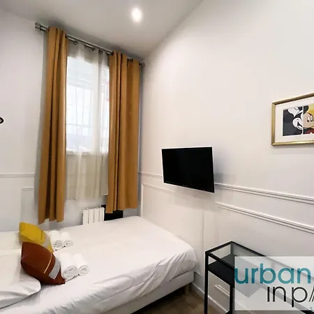 Апартаменты Urban Flat 72 - Pretty 3 Bedroom Flat - Triangle D Or *