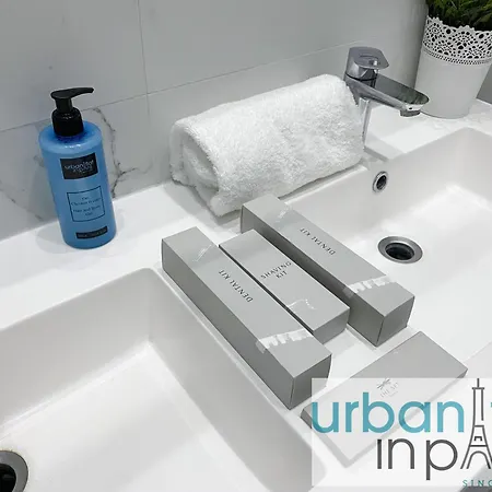 Urban Flat 72 - Pretty 3 Bedroom Flat - Triangle D Or *