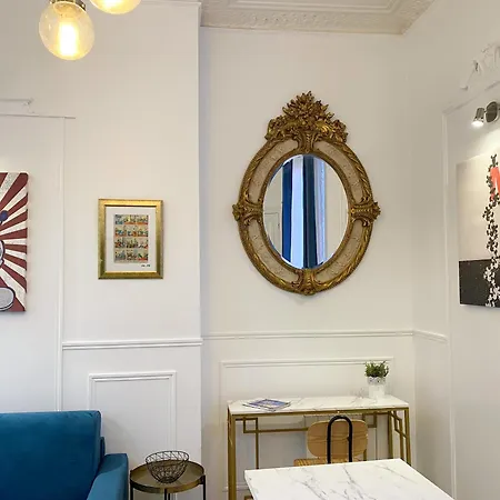 Апартаменты Urban Flat 72 - Pretty 3 Bedroom Flat - Triangle D Or *