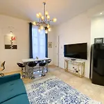 Urban Flat 72 - Pretty 3 Bedroom Flat - Triangle D Or * Париж